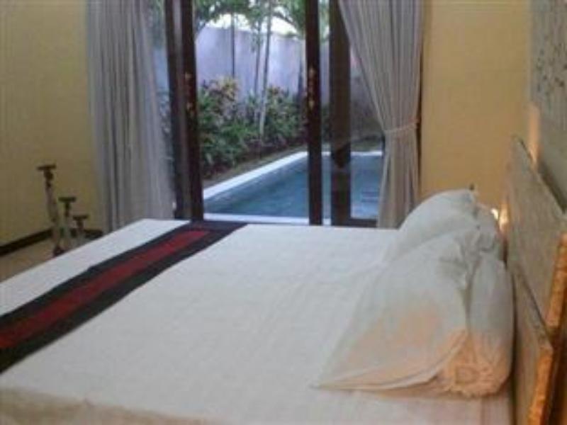 Villa Laksmana 塞米亚克 外观 照片